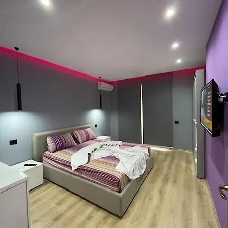 Gold Apartment