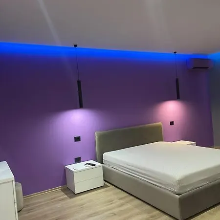 Apartment Gold